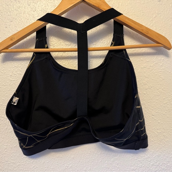 Nike Womens Swoosh Icon Clash Sports Bra T-Strap Black/Gold - Picture 4 of 5